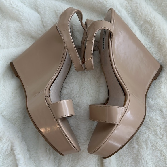 Steve Madden Prestine Natural Peep Toe Wedges - 10 - Picture 6 of 9